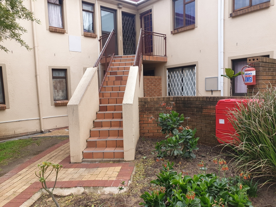 2 Bedroom Property for Sale in Guldenland Western Cape